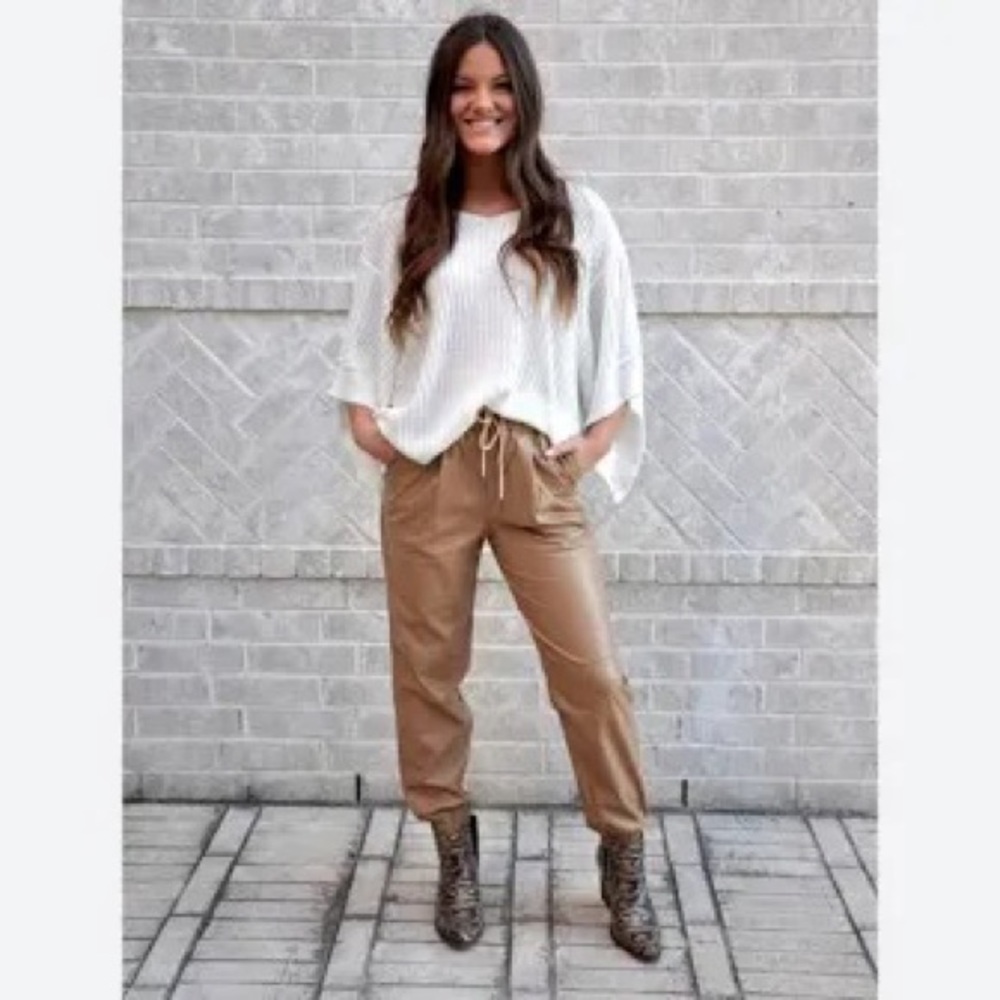 NWOT Zara fabulous faux leather camel color jogger trousers w/ great pockets - Picture 1 of 14